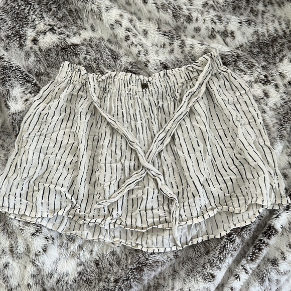 Billabong Mini Skirt - Picture 2 of 4